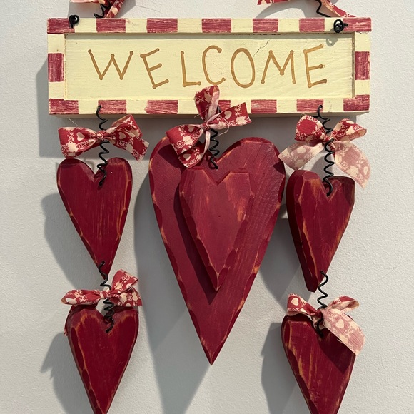 Valentine’s Day Heart Welcome Wood Sign Wall Decor - Picture 7 of 8